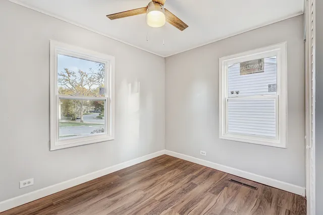 $320,000 | 8 Timber Trail, Streamwood, IL 60107