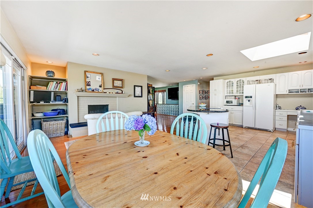 7724 171st Street Southwest Edmonds, WA 98026 - Photo 8 of 27 Gallery Image 8
