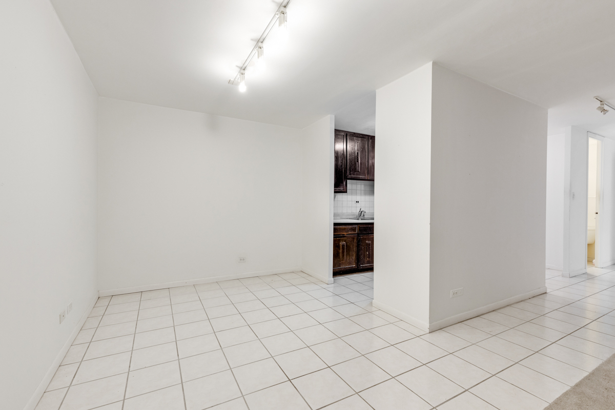 16 East Old Willow Road, Unit 202S Prospect Heights, IL 60070 - Photo 12 of 25