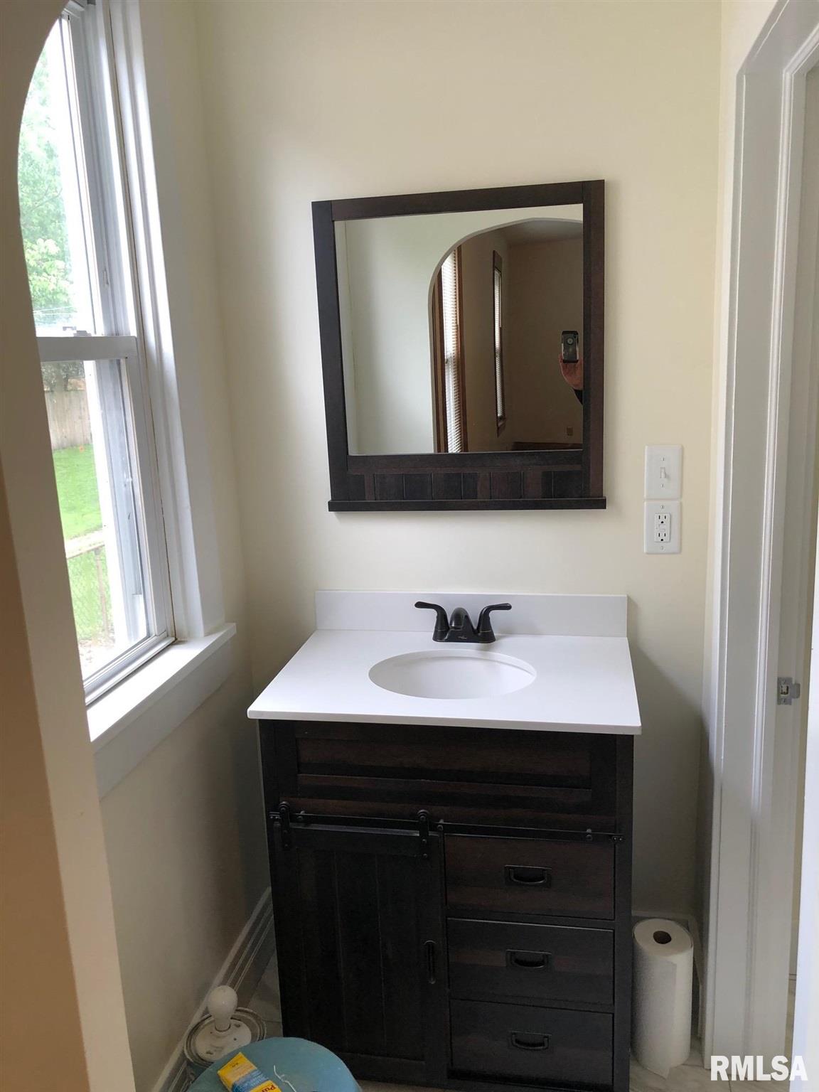 1801 South Spring Street Springfield, IL 62704 - Photo 11 of 12 Gallery Image 11