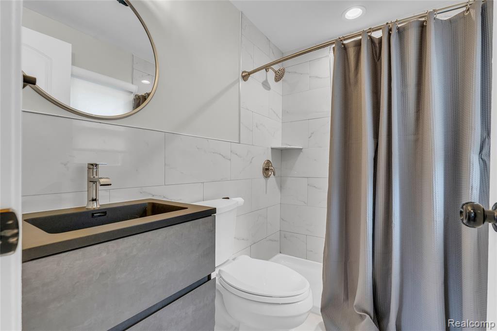 6736 Timber Ridge Drive Bloomfield Hills, MI 48301 - Photo 21 of 38 Gallery Image 21