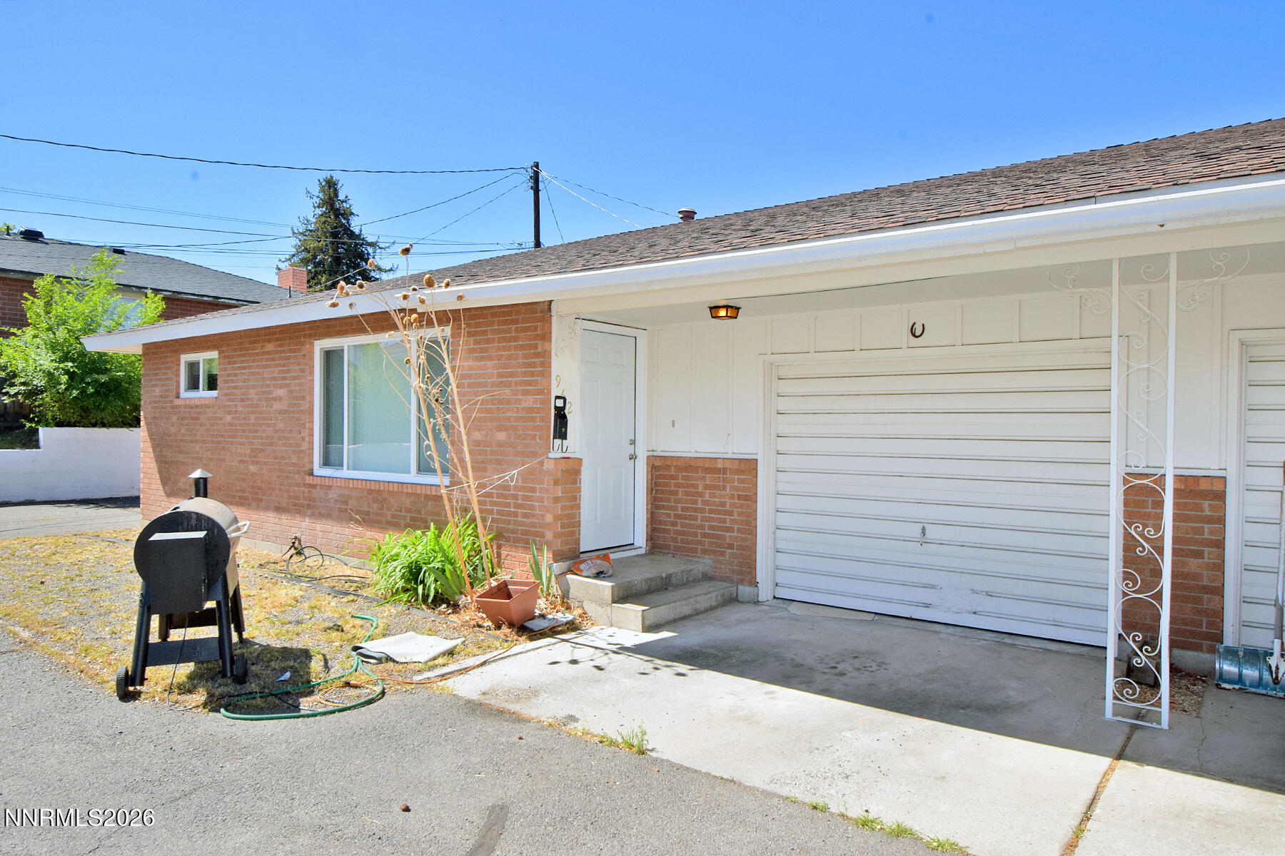 962 Roberts Street Reno, NV 89502 - Photo 2 of 23 aDSC_0580