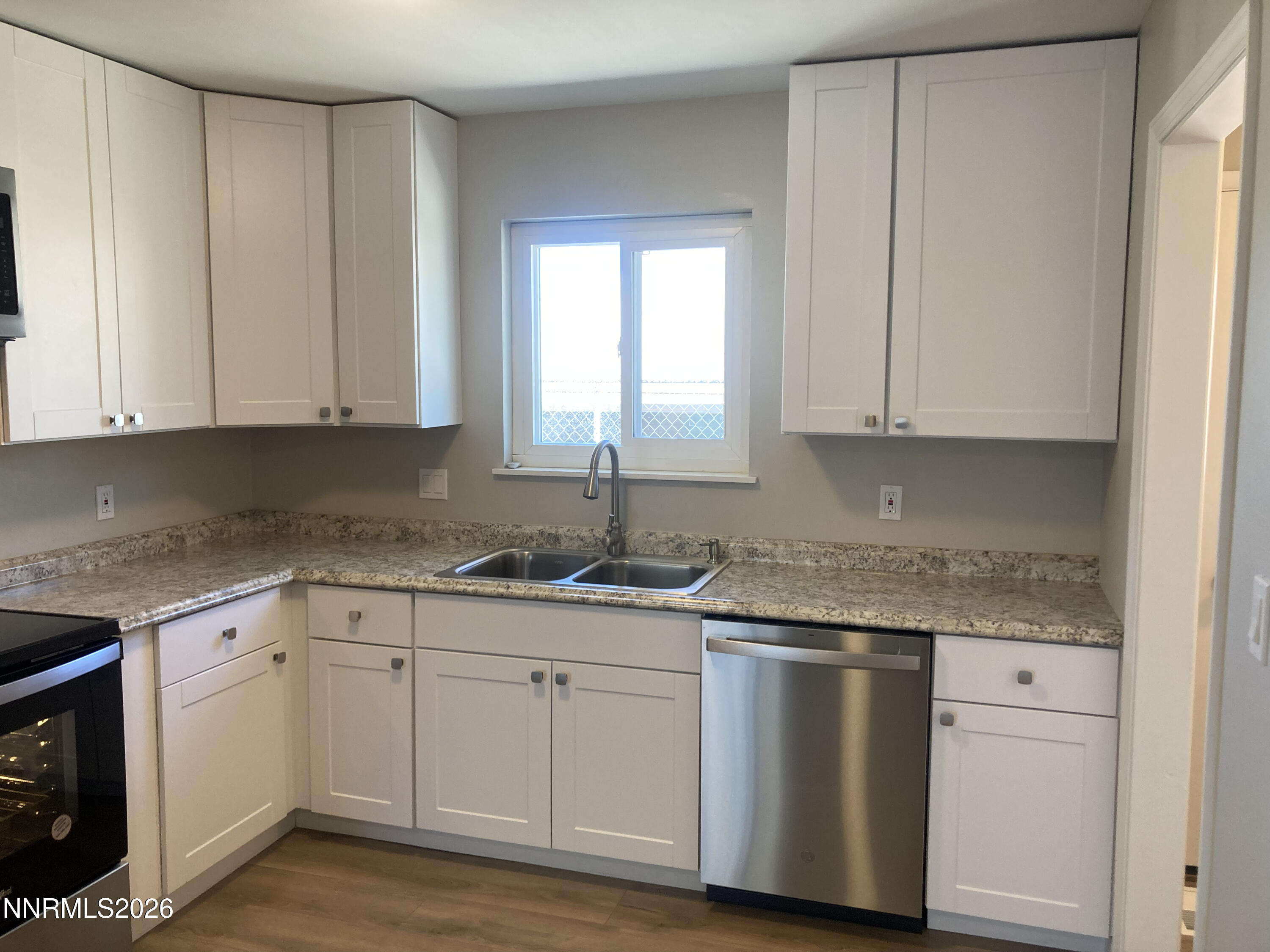 962 Roberts Street Reno, NV 89502 - Photo 6 of 23 tinywow_IMG_0660_62764514