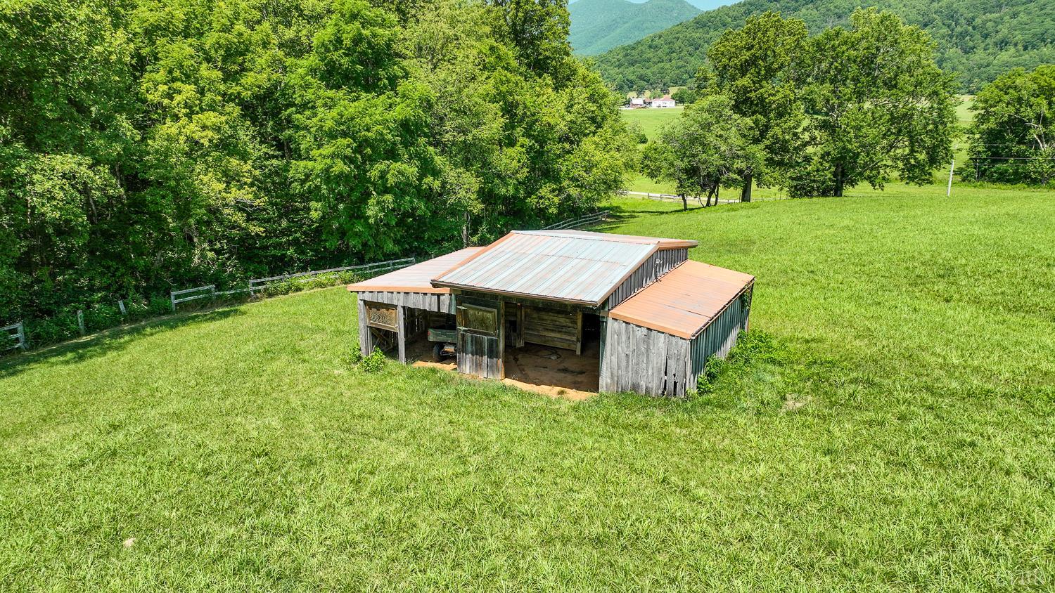 1361 Hurricane Creek Road Goode, VA 24556 - Photo 34 of 86