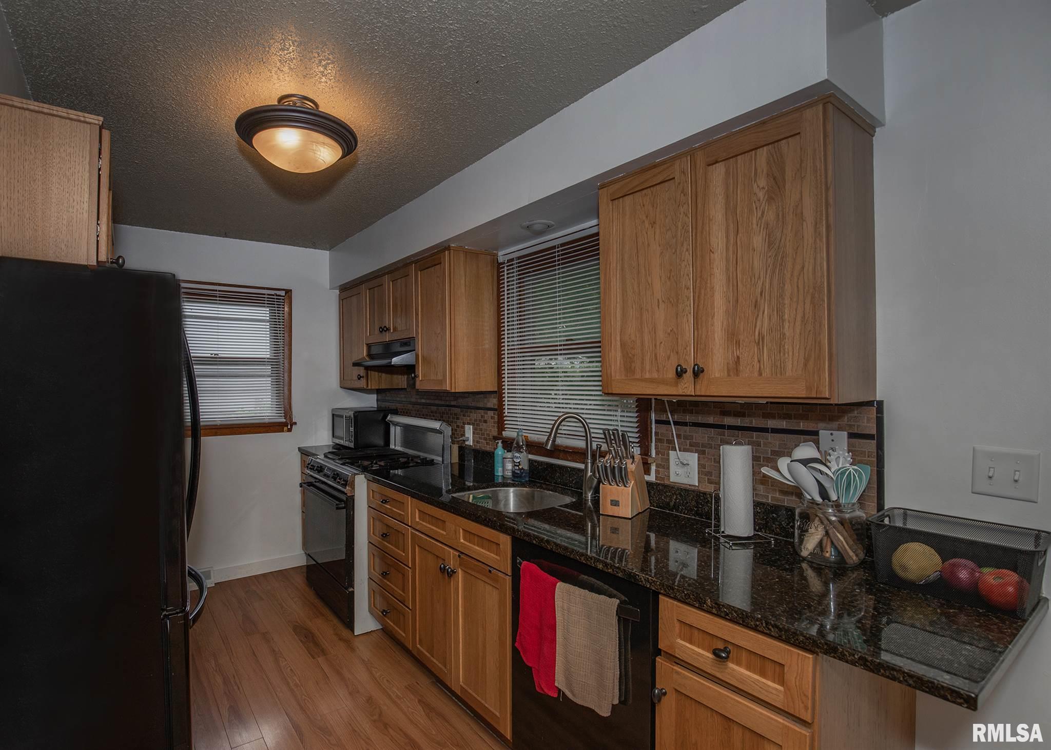 4630 North Ripley Street Davenport, IA 52806 - Photo 6 of 26 Gallery Image 6