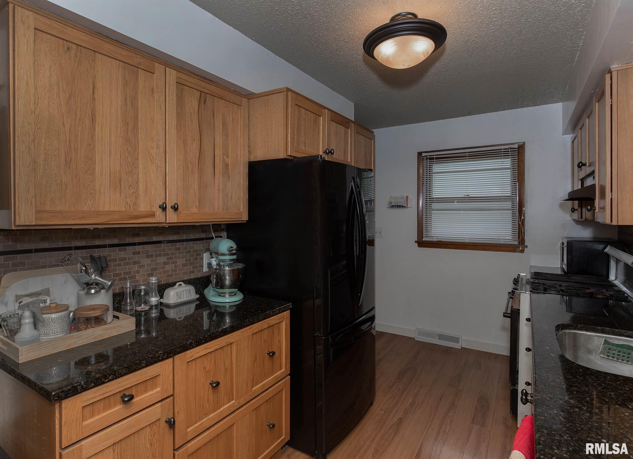4630 North Ripley Street Davenport, IA 52806 - Photo 7 of 26 Gallery Image 7