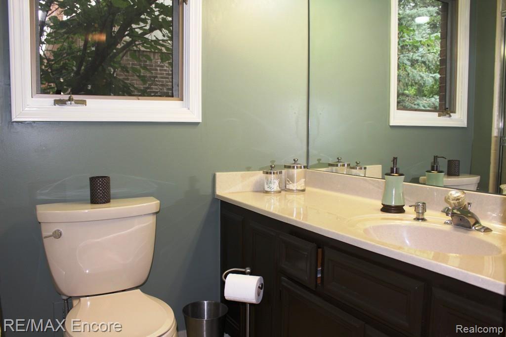 315 Rose Brier Drive Rochester Hills, MI 48309 - Photo 41 of 68