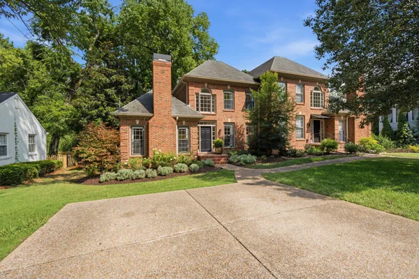 $949,000 | 3822 Woodmont Lane, Nashville, TN 37215