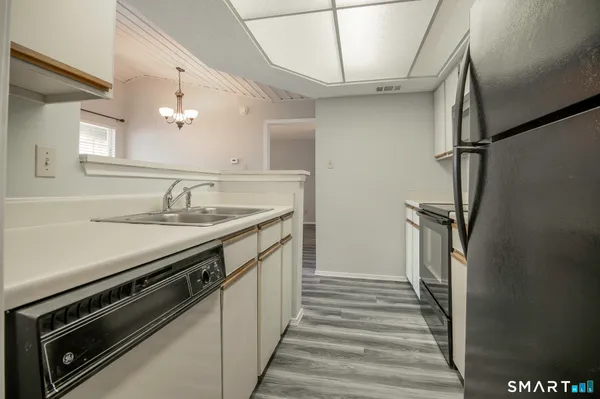 $1,700 | 82 Crown Knoll Court, Unit 152, Groton, CT 06340