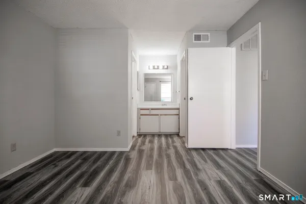 $1,700 | 82 Crown Knoll Court, Unit 152, Groton, CT 06340