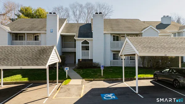 $1,700 | 82 Crown Knoll Court, Unit 152, Groton, CT 06340