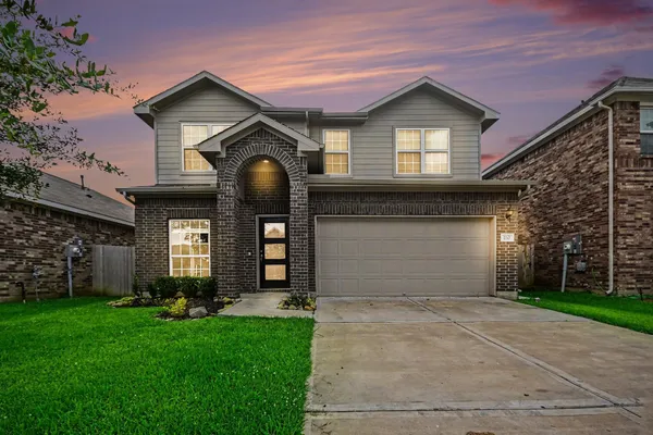 $299,000 | 110 Kelly Street, Angleton, TX 77515