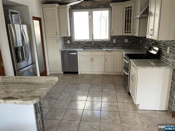 $4,300 | 138 Pompton Avenue, Verona, NJ 07044
