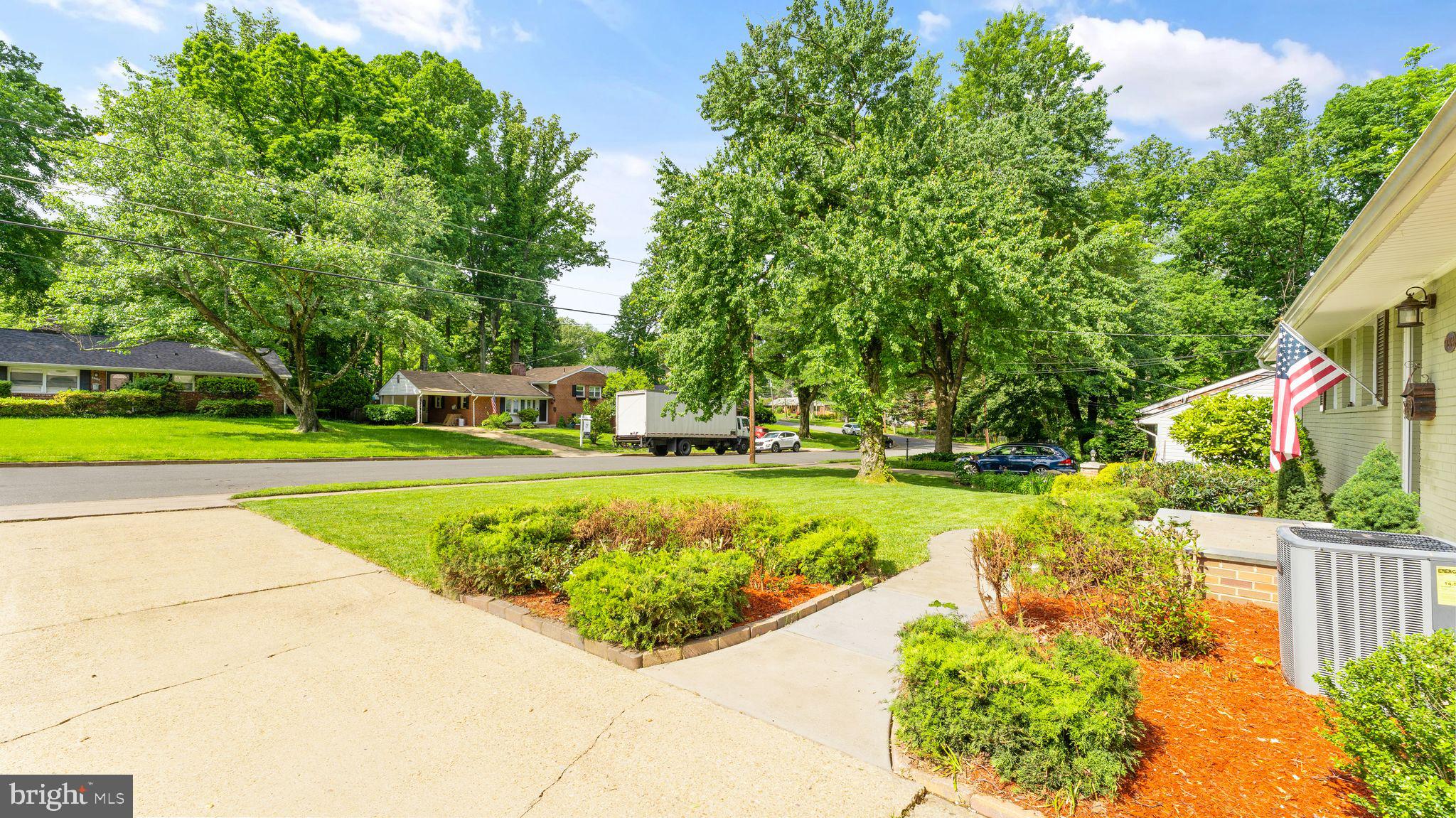 7204 Catlett Street Springfield, VA 22151 - Photo 8 of 65