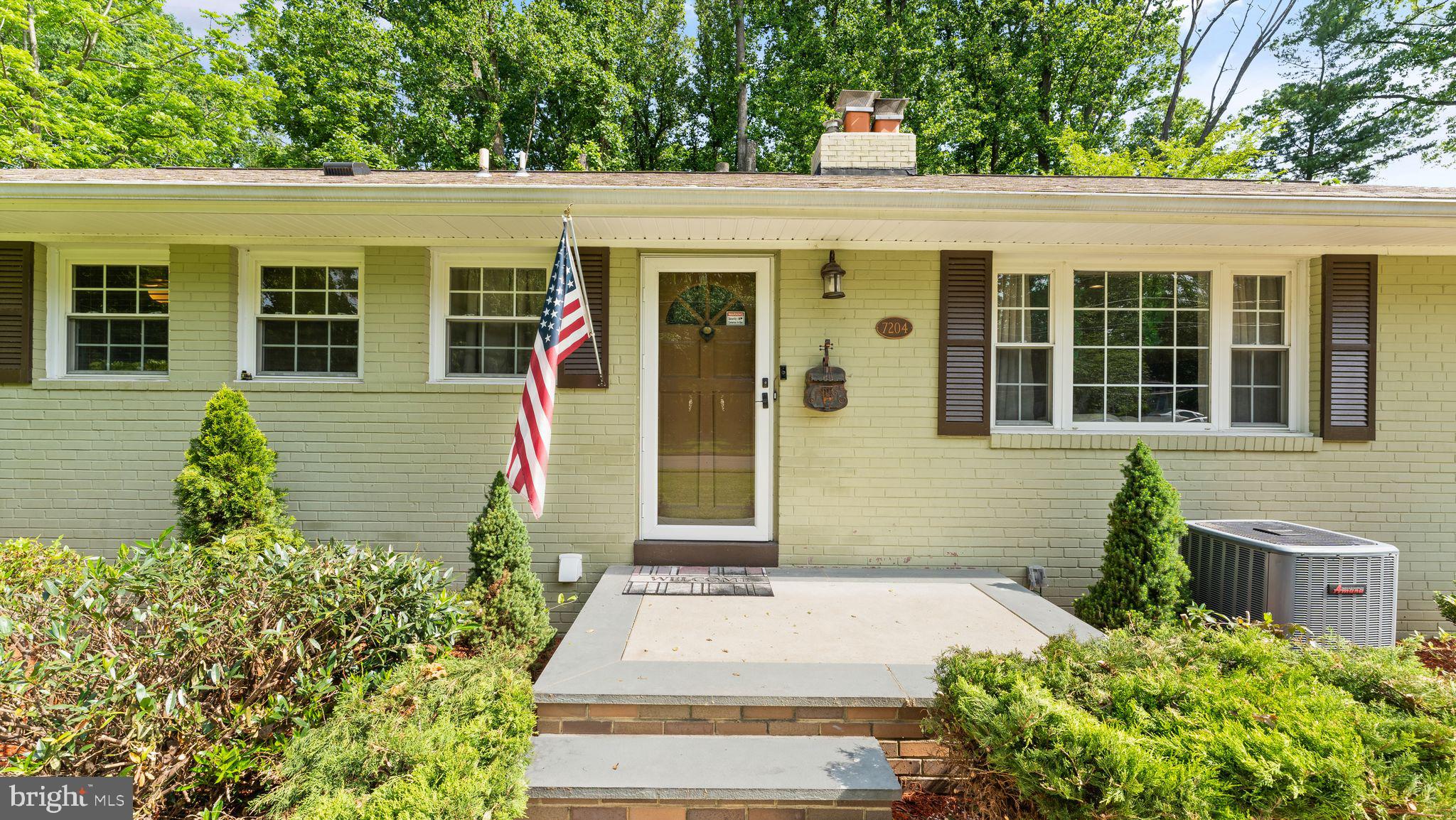 7204 Catlett Street Springfield, VA 22151 - Photo 9 of 65