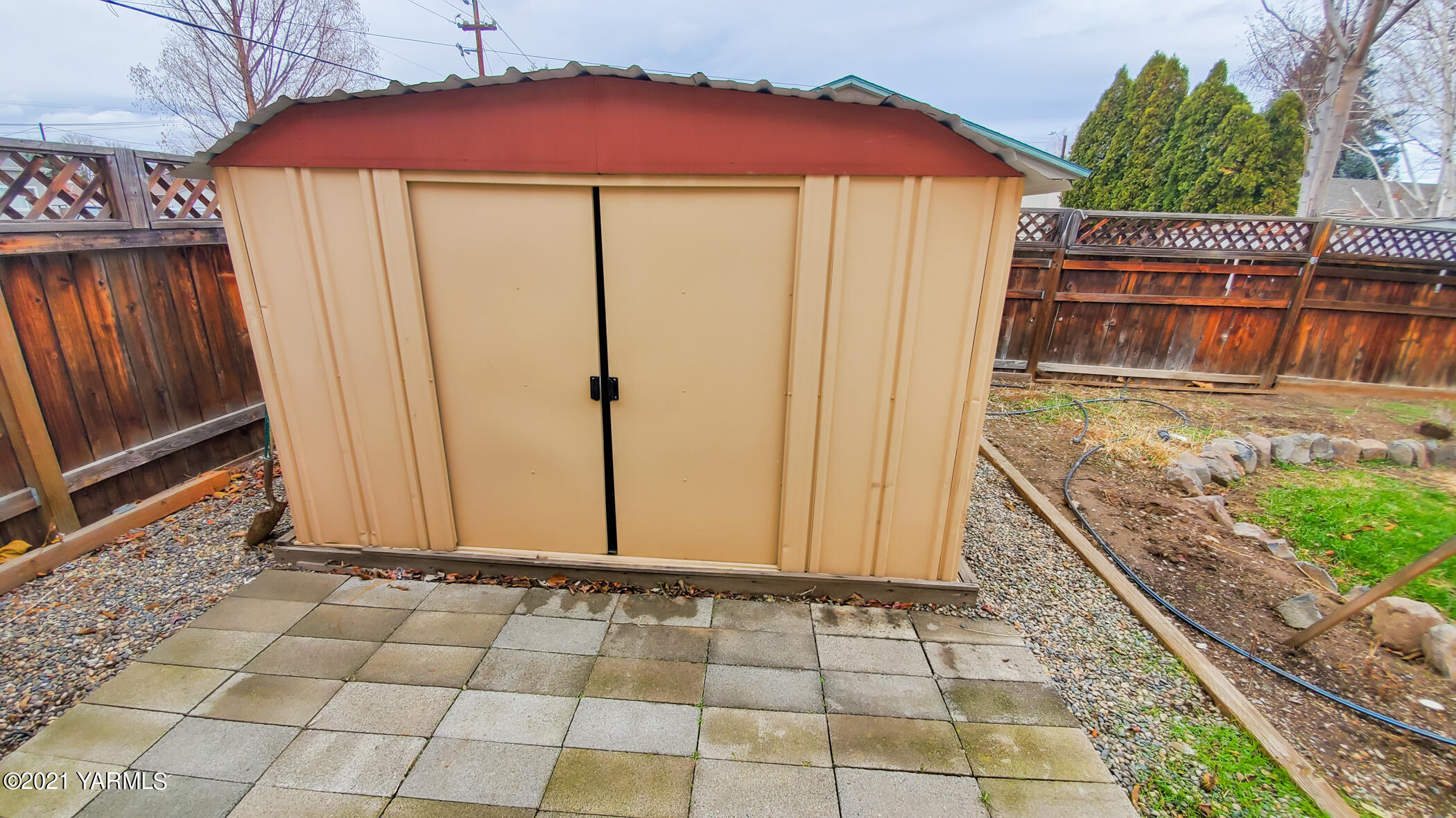 1503 South 27th Avenue Yakima, WA 98902 - Photo 24 of 26 a view of a house with backyard