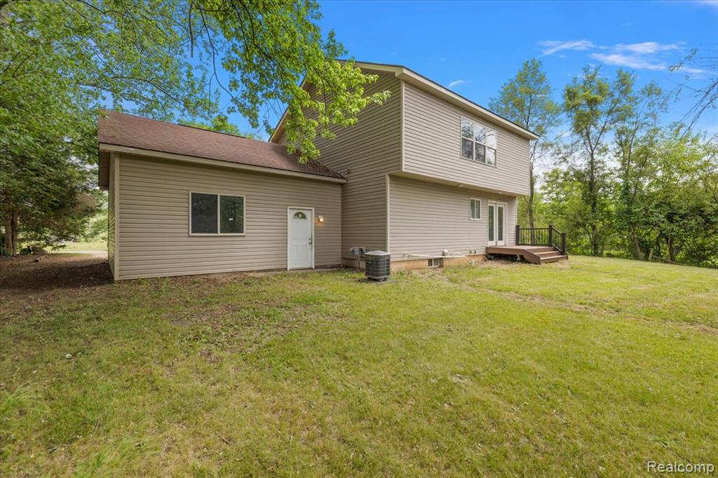 9248 Riverside Drive Brighton, MI 48116 - Photo 38 of 46