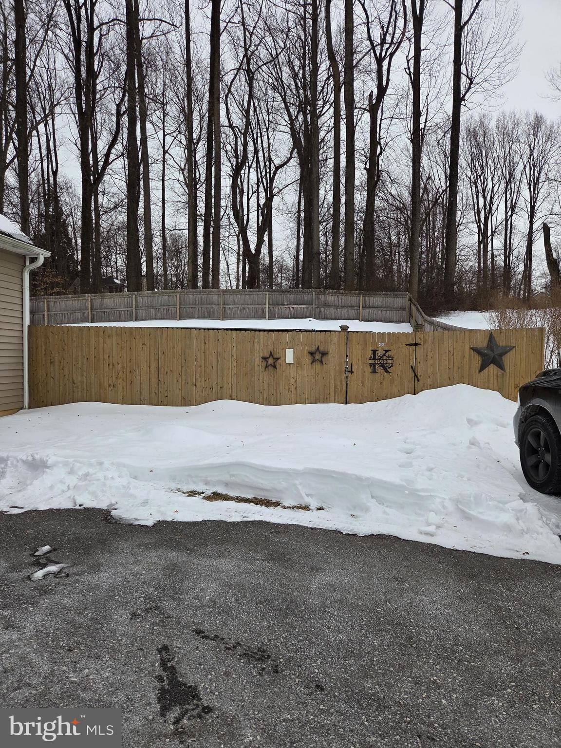 119 Burgundy Lane Coatesville, PA 19320 - Photo 5 of 35 Large fully fenced in rear yard