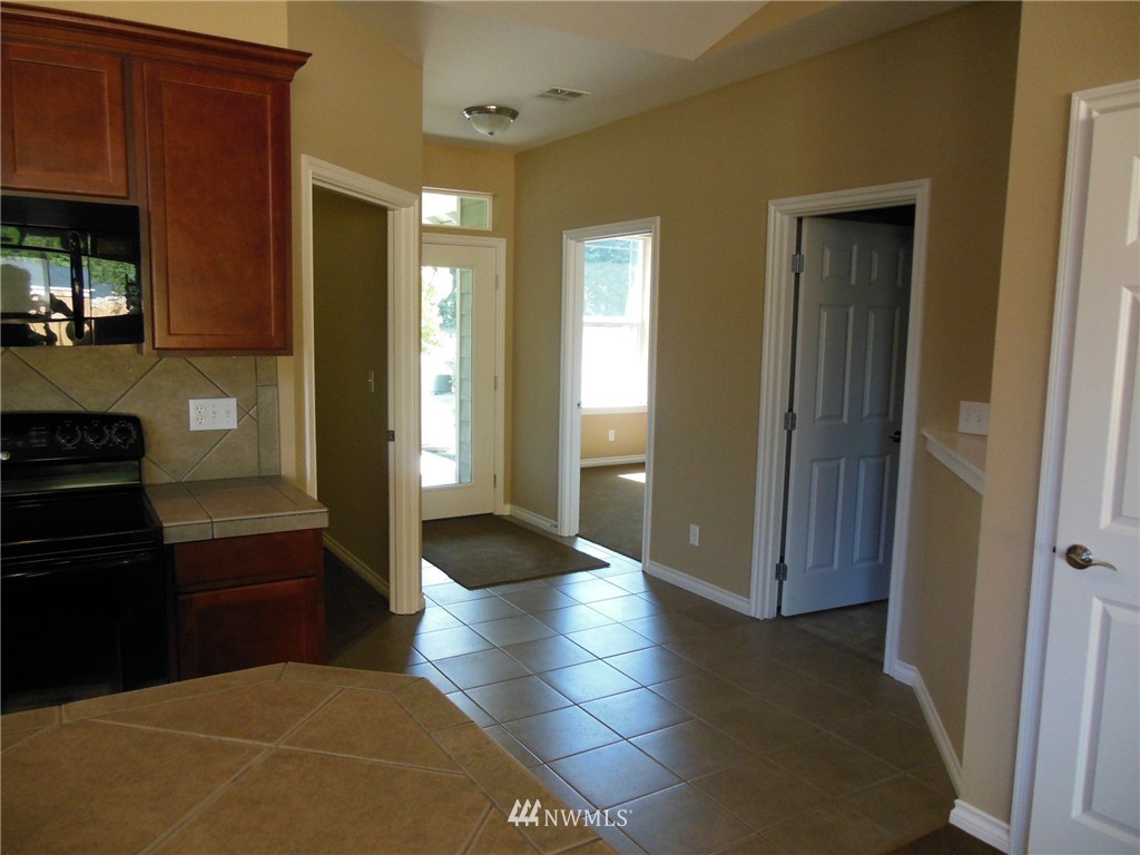391 Lofgrin Road Sequim, WA 98382 - Photo 7 of 10