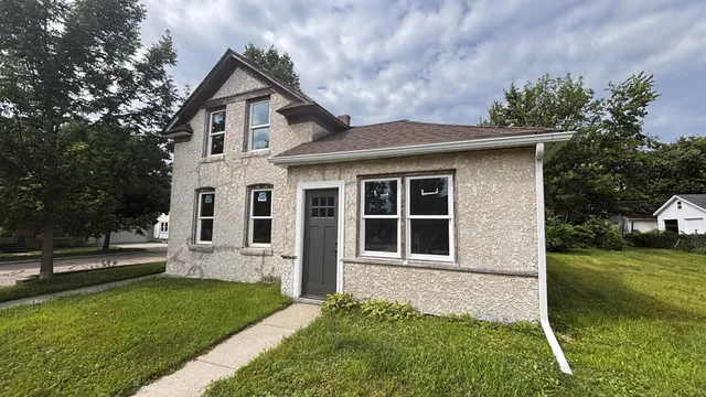 $165,000 | 101 North Cedar Street, Chaska, MN 55318