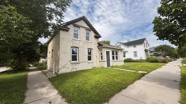 $165,000 | 101 North Cedar Street, Chaska, MN 55318