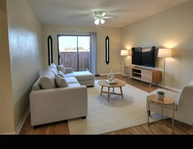 $995 | 8433 Hearth Drive, Unit 38, Houston, TX 77054