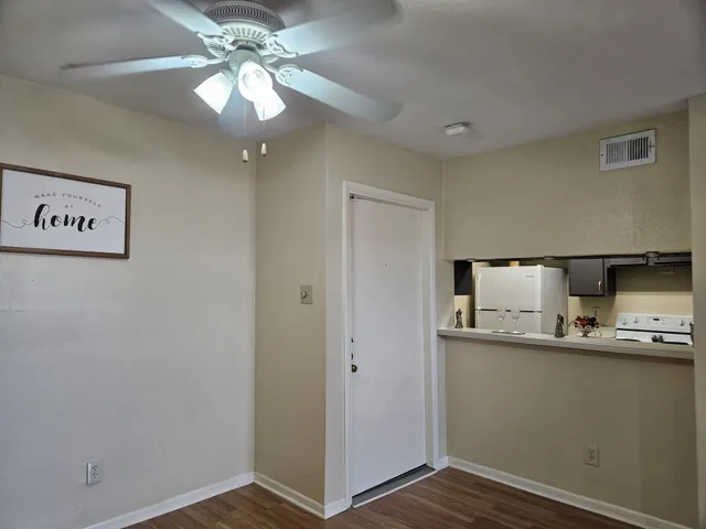 $995 | 8433 Hearth Drive, Unit 38, Houston, TX 77054