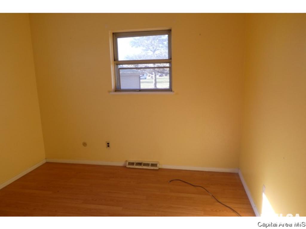 2105 Stonehenge Road Springfield, IL 62702 - Photo 14 of 23