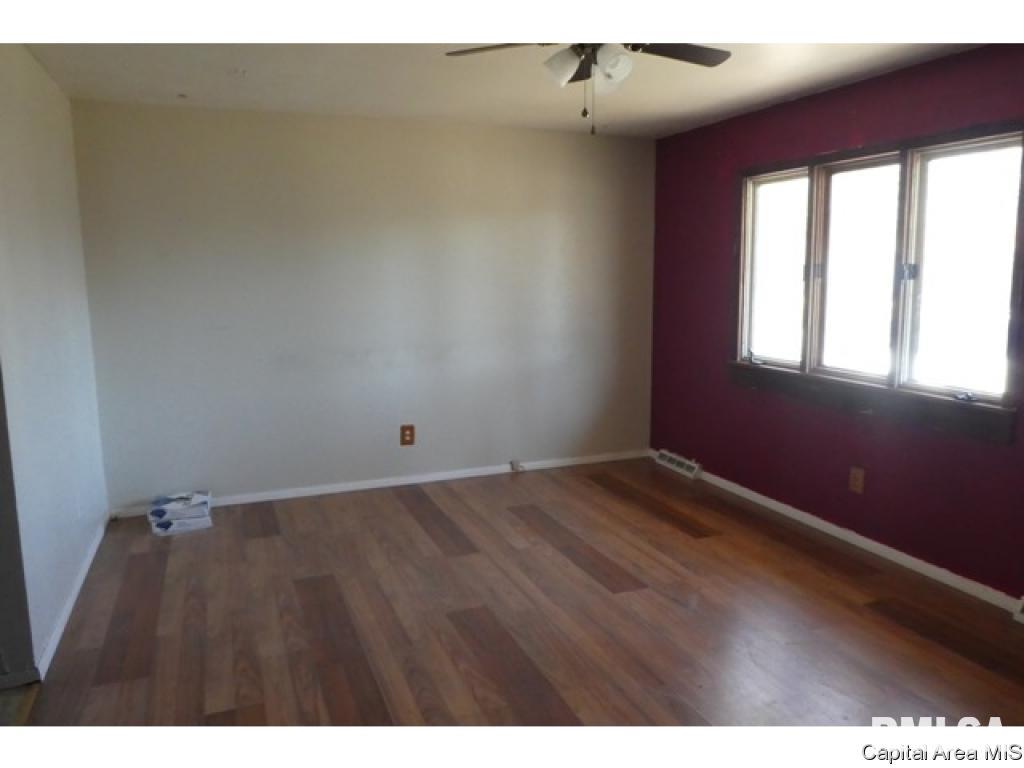 2105 Stonehenge Road Springfield, IL 62702 - Photo 4 of 23