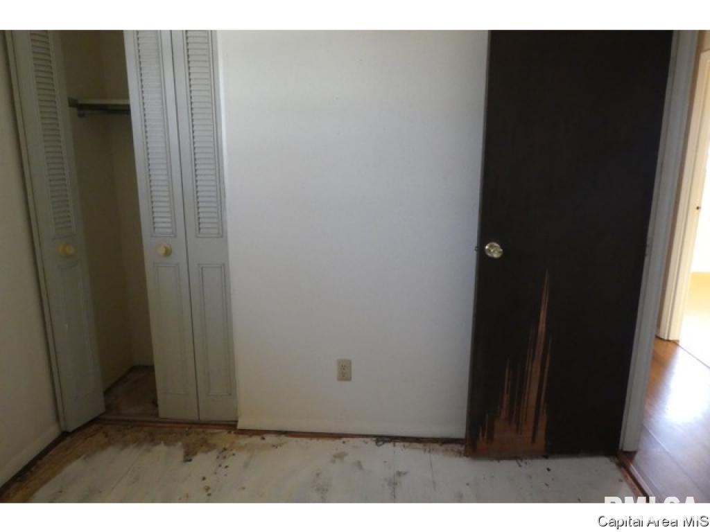 2105 Stonehenge Road Springfield, IL 62702 - Photo 10 of 23