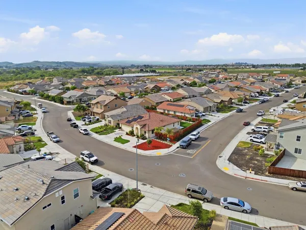 $875,000 | 805 Klamath Way, Hollister, CA 95023