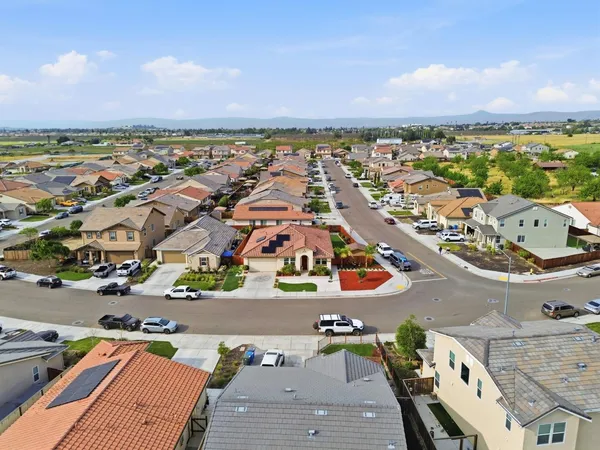 $875,000 | 805 Klamath Way, Hollister, CA 95023