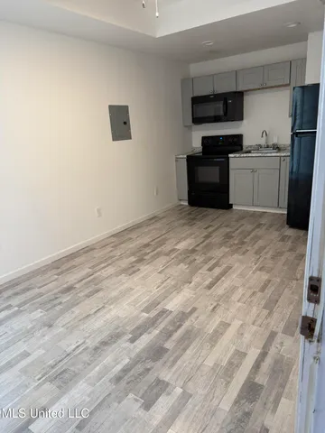 $1,100 | 212 East 2nd Street, Pass Christian, MS 39571