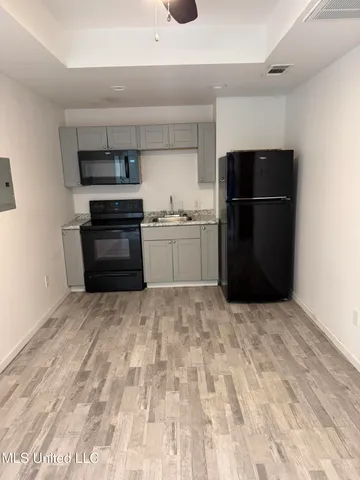 $1,100 | 212 East 2nd Street, Pass Christian, MS 39571