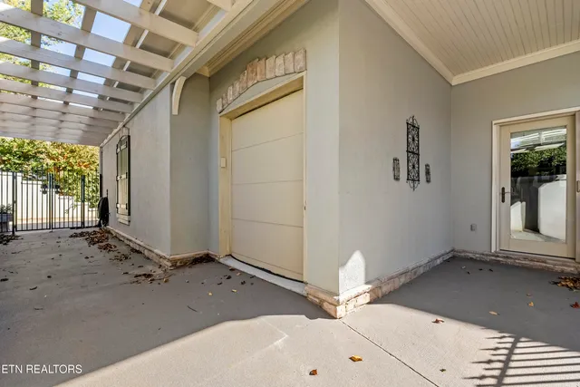 $880,000 | 230 Big Water Drive, Vonore, TN 37885