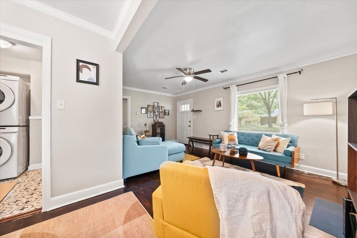 1049 McEvers Road Memphis, TN 38111 - Photo 13 of 28 a living room with furniture and a window