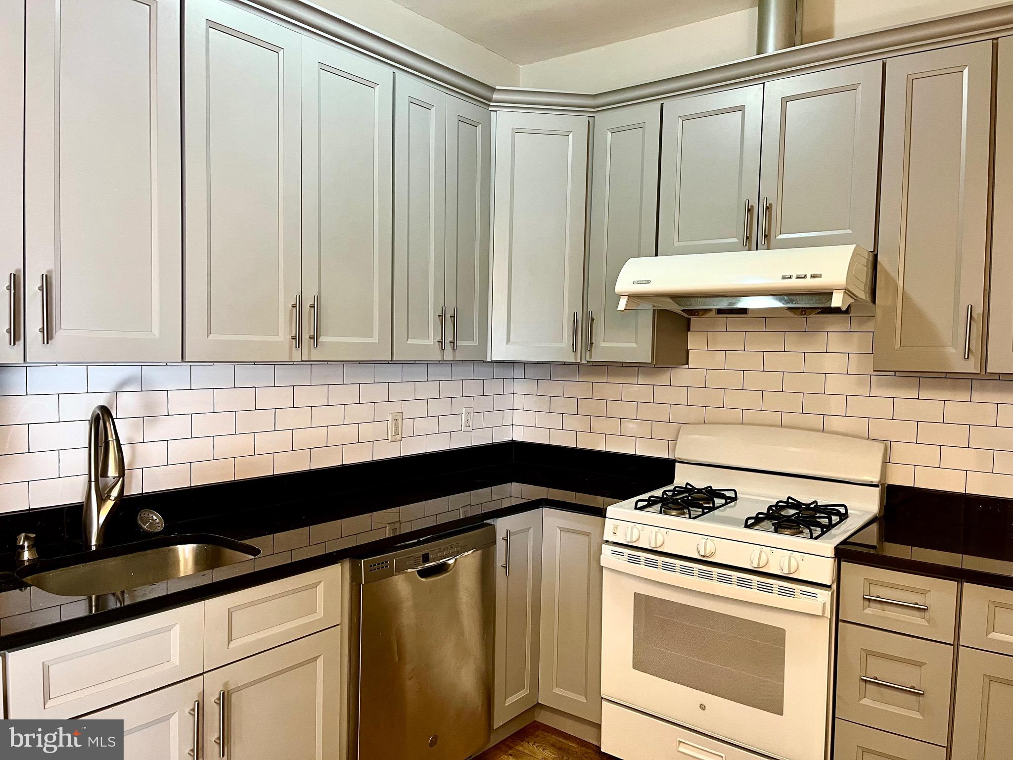 501 Plainsboro Road, Unit 2 Plainsboro, NJ 08536 - Photo 5 of 25 Kitchen