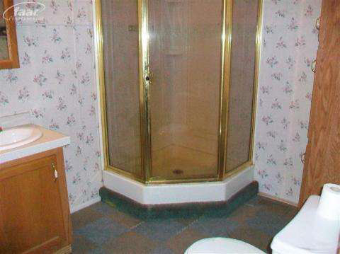 3338 Wentworth Road Flint, MI 48506 - Photo 10 of 16 20144707-9.JPG