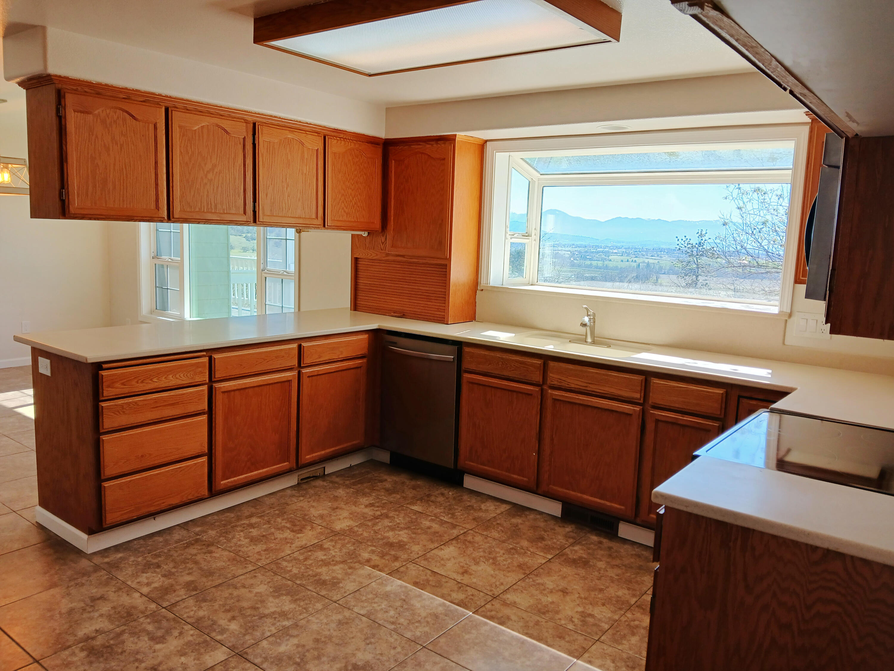 1360 West Linn Road Eagle Point, OR 97524 - Photo 14 of 42