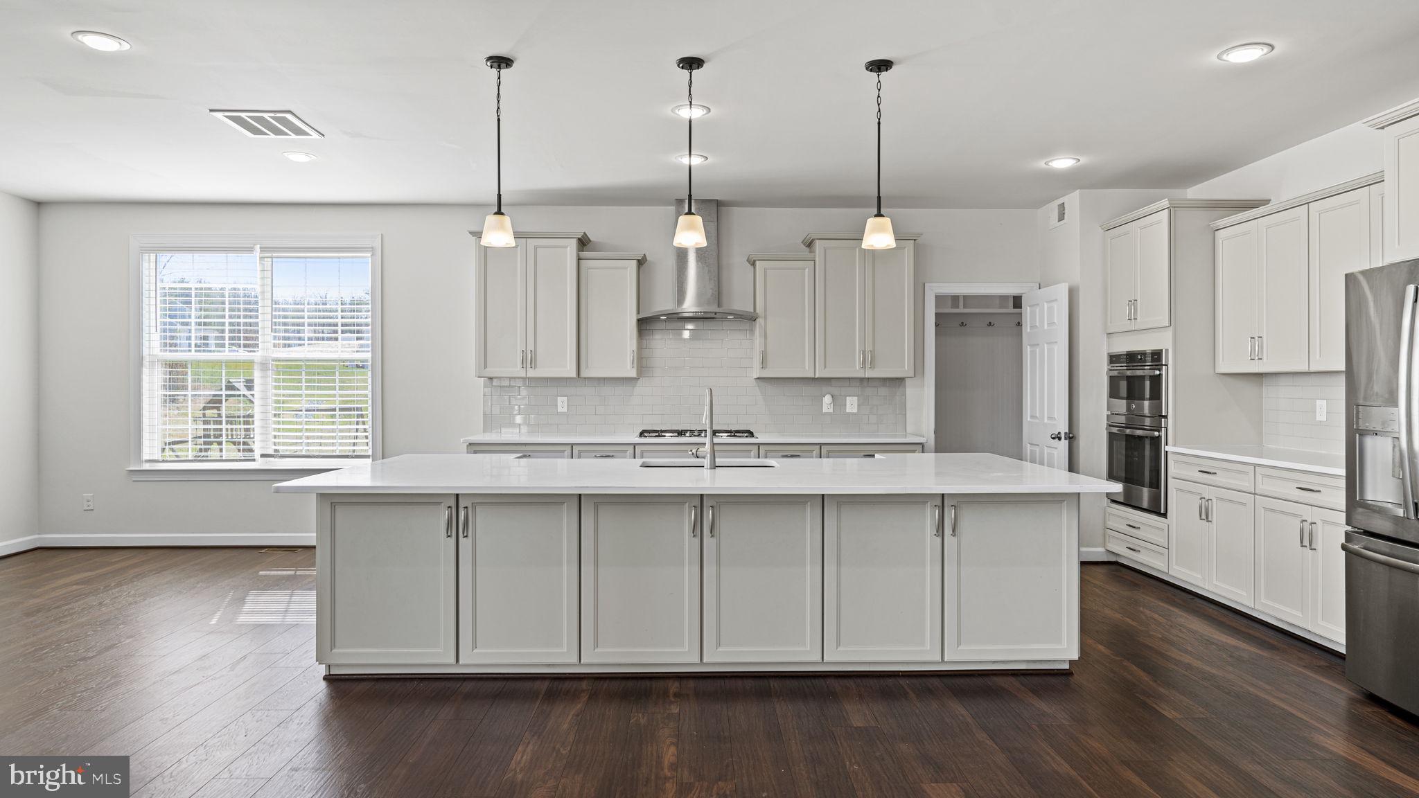 250 Perth Drive Fredericksburg, VA 22405 - Photo 5 of 57 Huge Island with Storage and space for seating