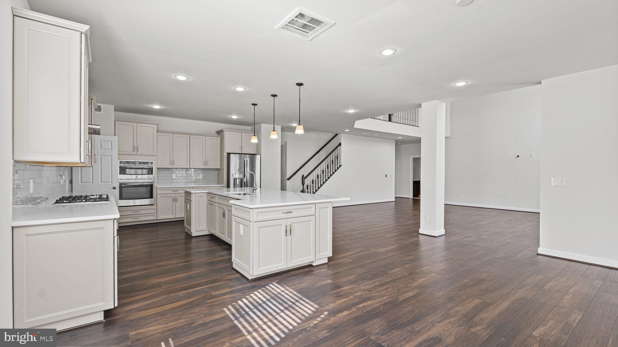 250 Perth Drive Fredericksburg, VA 22405 - Photo 9 of 57 Breakfast area /table space in the kitchen