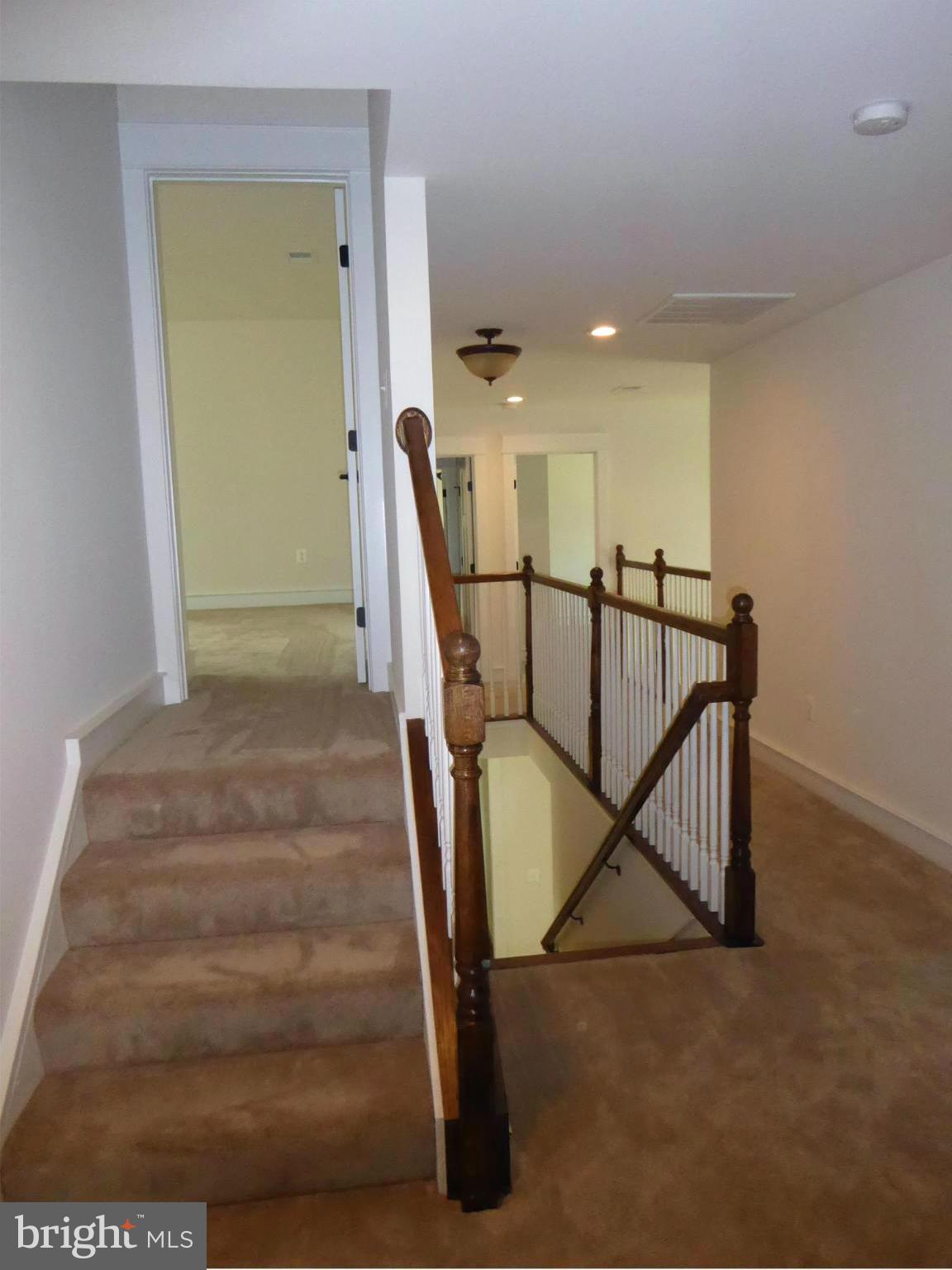 9517 5th Place Lorton, VA 22079 - Photo 13 of 23 Hallway