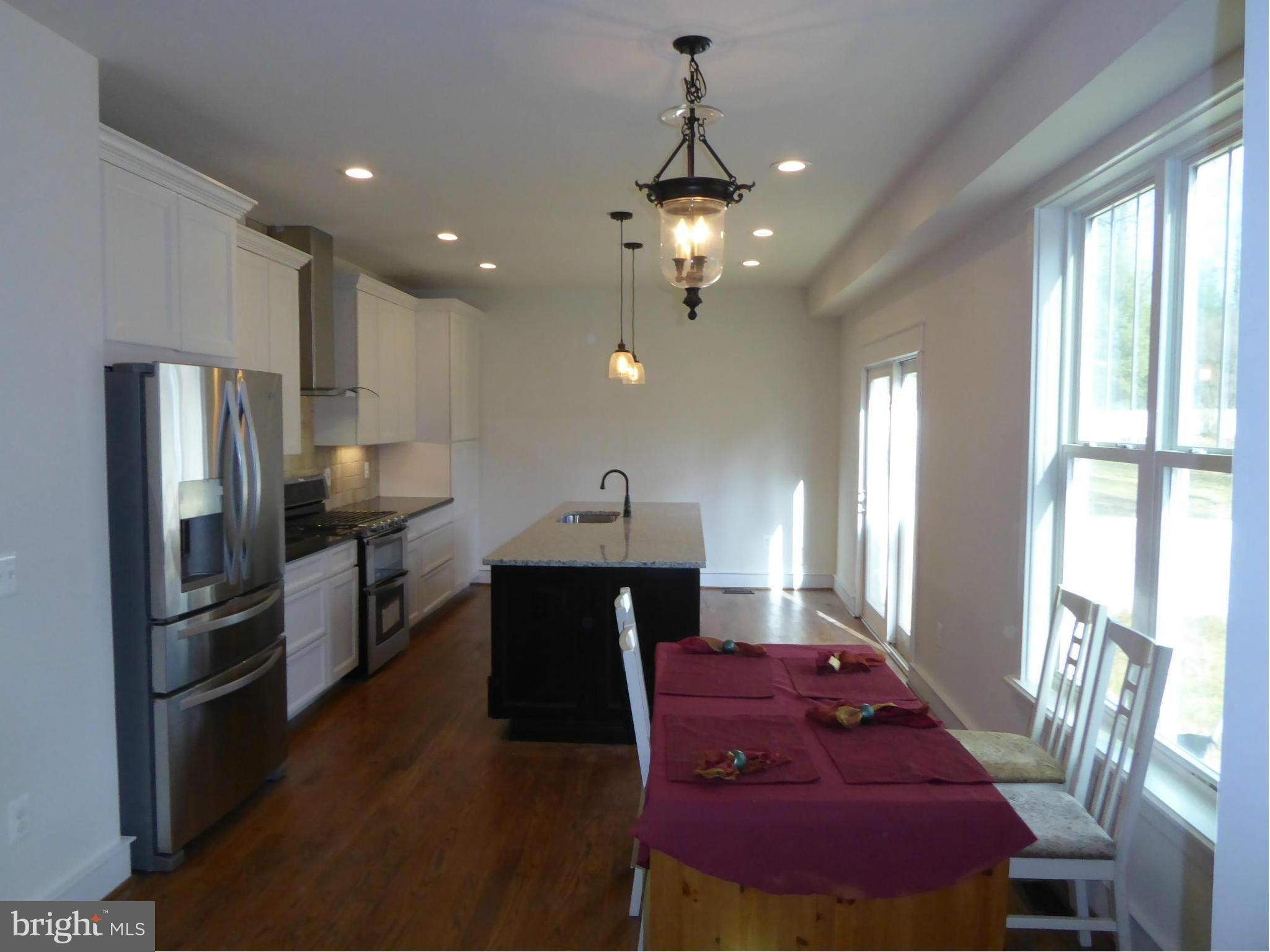 9517 5th Place Lorton, VA 22079 - Photo 4 of 23 Kitchen