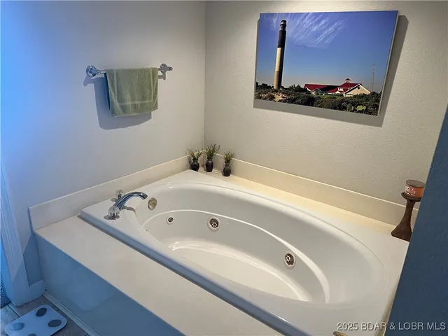 $459,000 | 68 Lighthouse Road, Unit 112, Lake Ozark, MO 65049