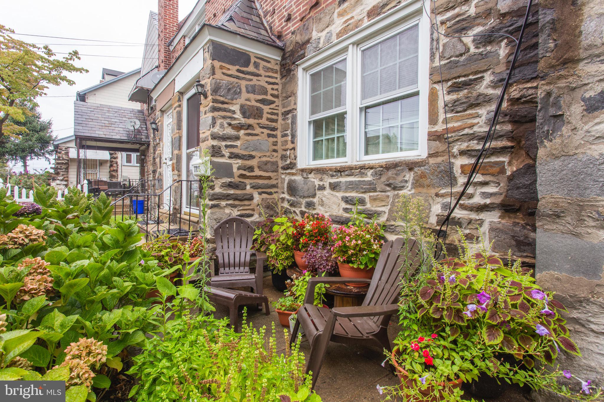 7703 Oakley Road Upper Darby, PA 19082 - Photo 3 of 33 Beautiful Front Patio