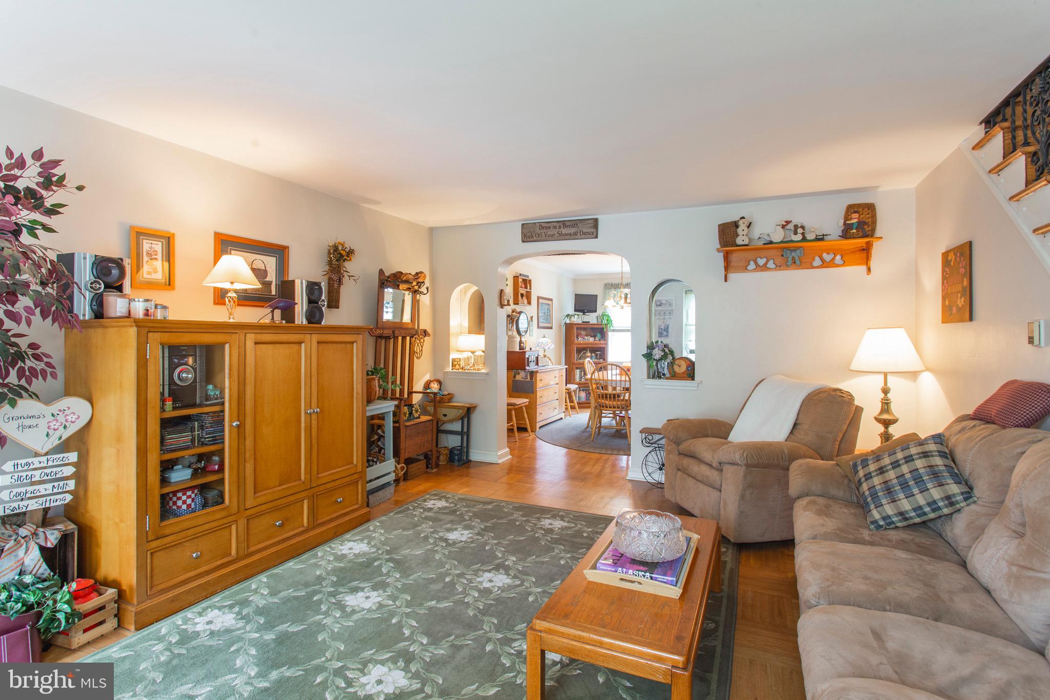 7703 Oakley Road Upper Darby, PA 19082 - Photo 5 of 33 Living Room