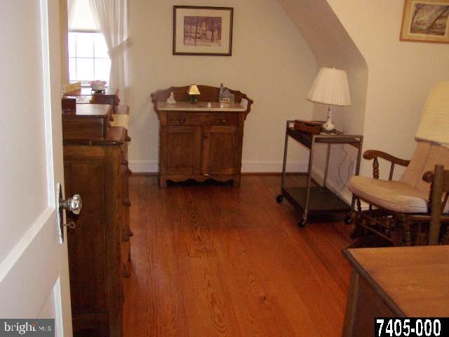 412 Edgehill Road York, PA 17403 - Photo 6 of 9
