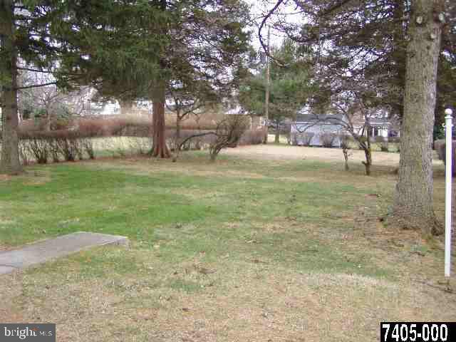 412 Edgehill Road York, PA 17403 - Photo 8 of 9