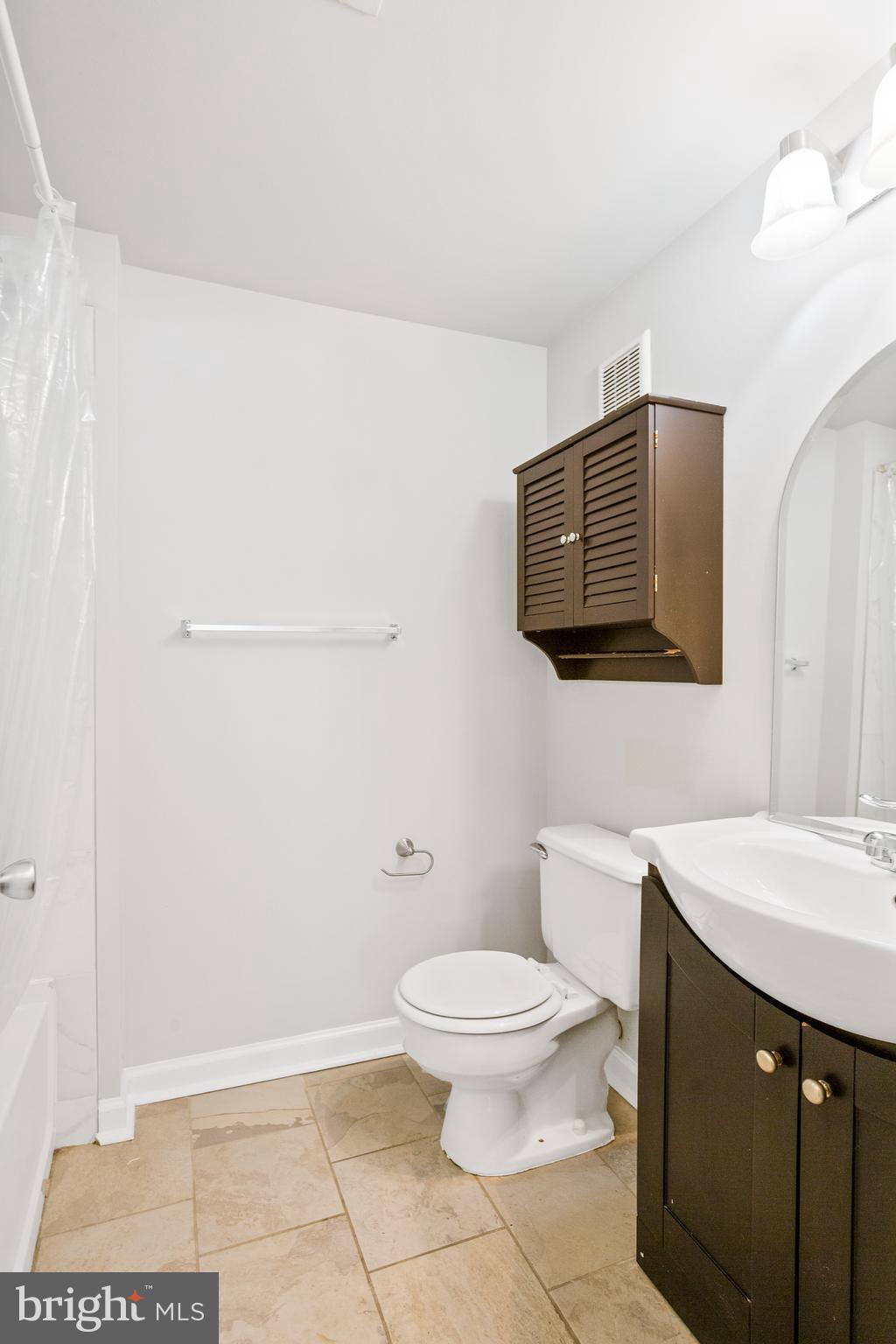 500 South Charles Street, Unit R96 Baltimore, MD 21201 - Photo 13 of 29 Primary Attached Bath