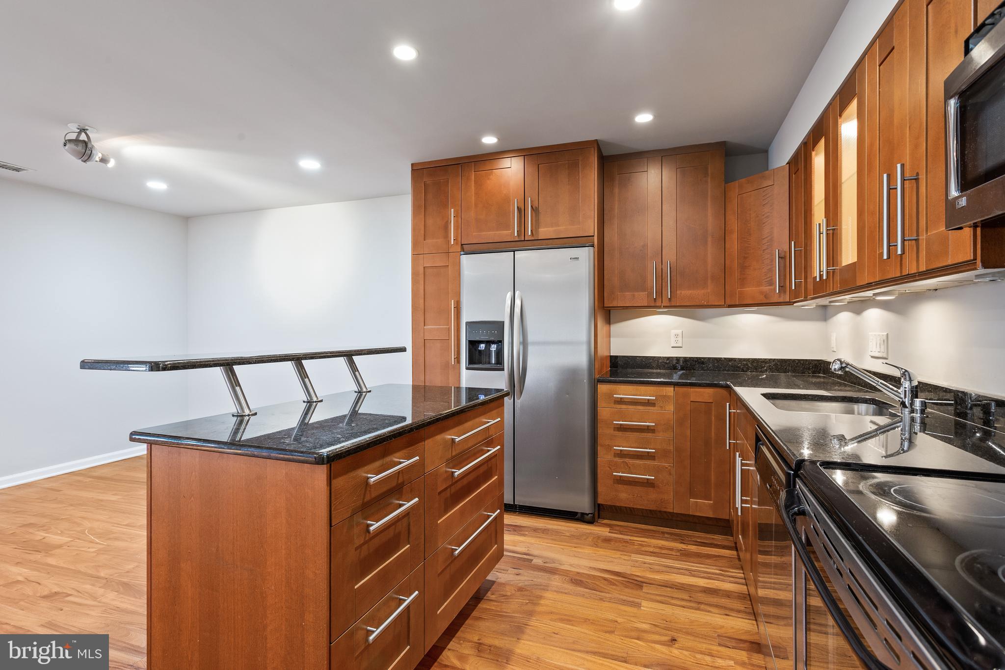 500 South Charles Street, Unit R96 Baltimore, MD 21201 - Photo 6 of 29 Breakfast Bar